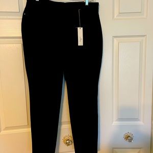 Chicos slimming size 2 black jeans never been worn with tags excellent condition